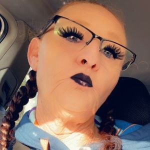 Meet your Posher, Pamela